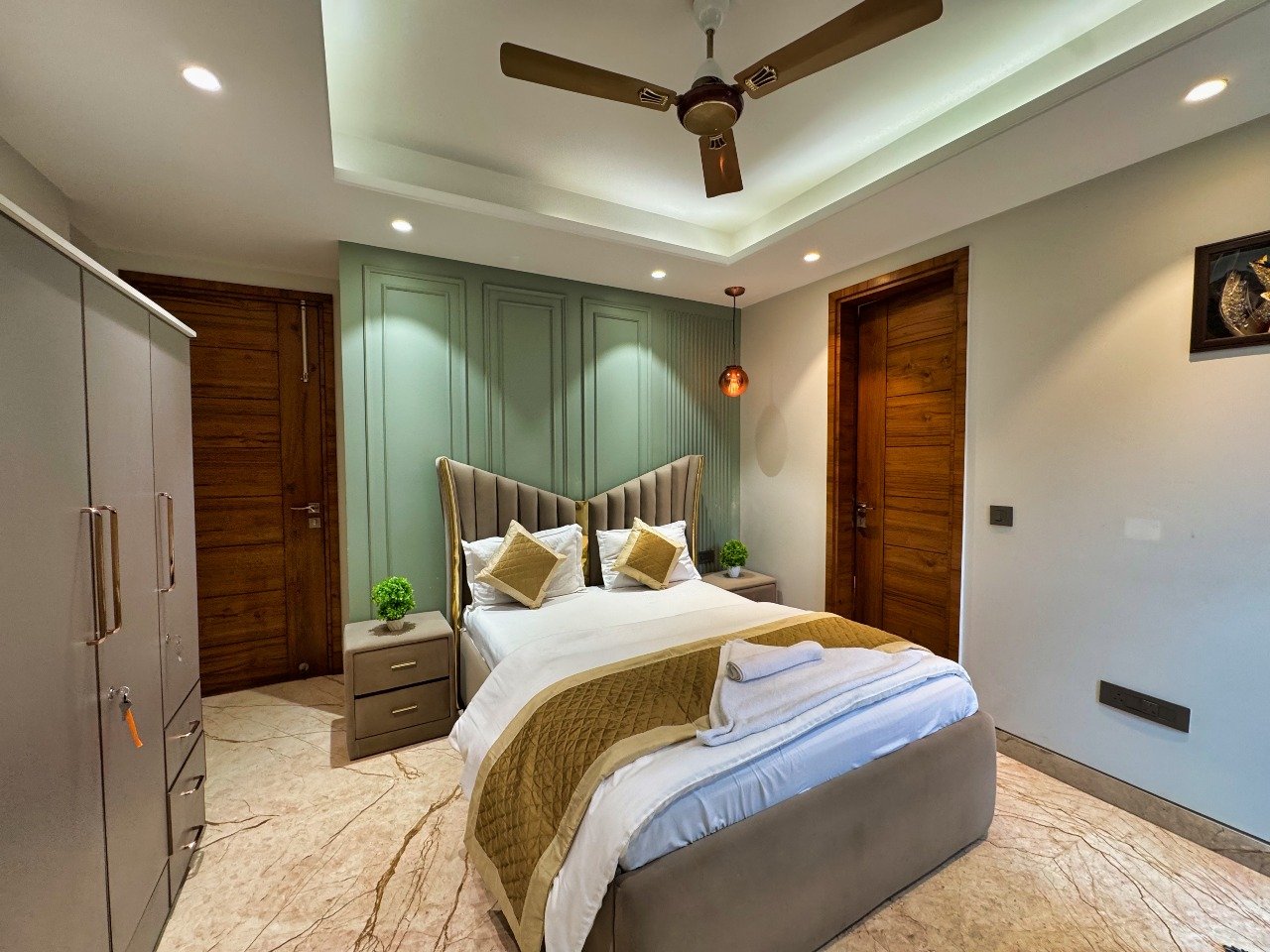 Luxury saket apartments