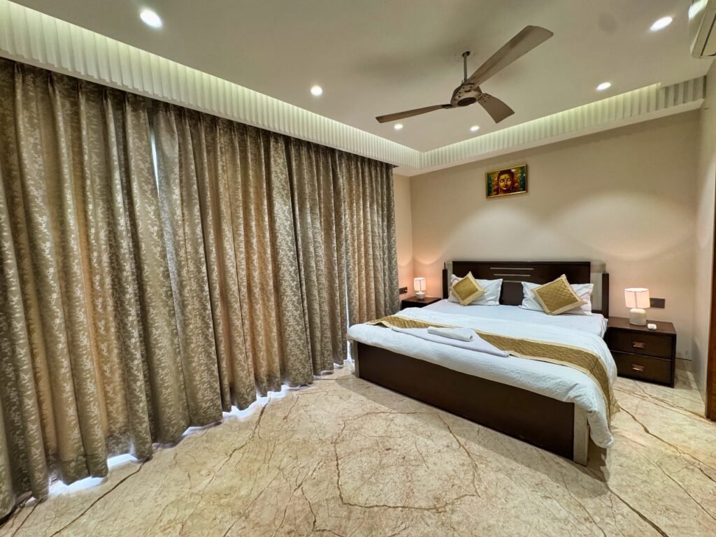 1bhk service Apartment in saket Delhi