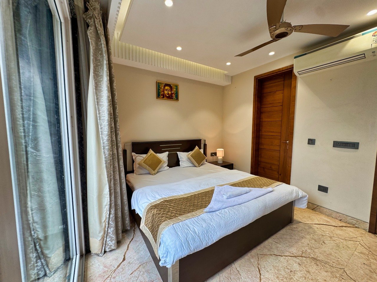 premium 1BHK serviced Apartment in Delhi