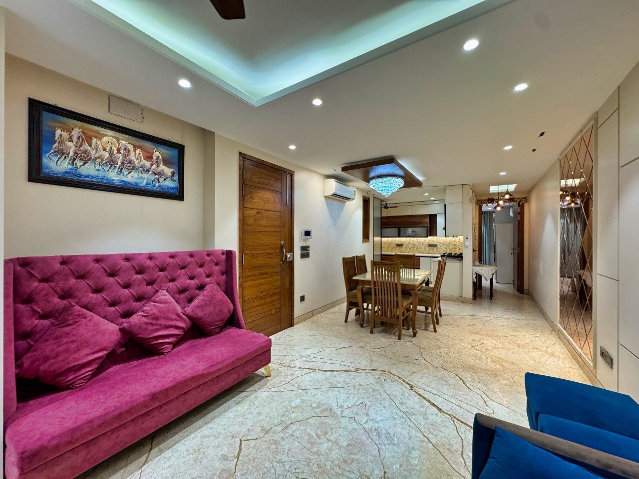 luxury service apartment in delhi for stay