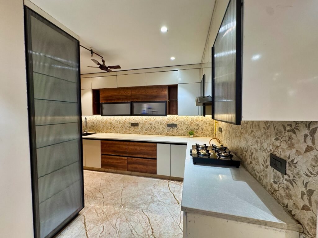 service Apartment with kitchen in delhi