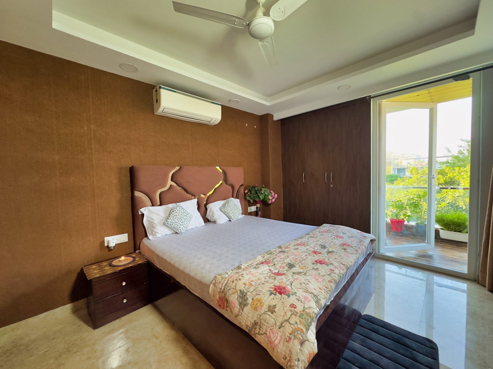  luxury serviced Apartment in Delhi 